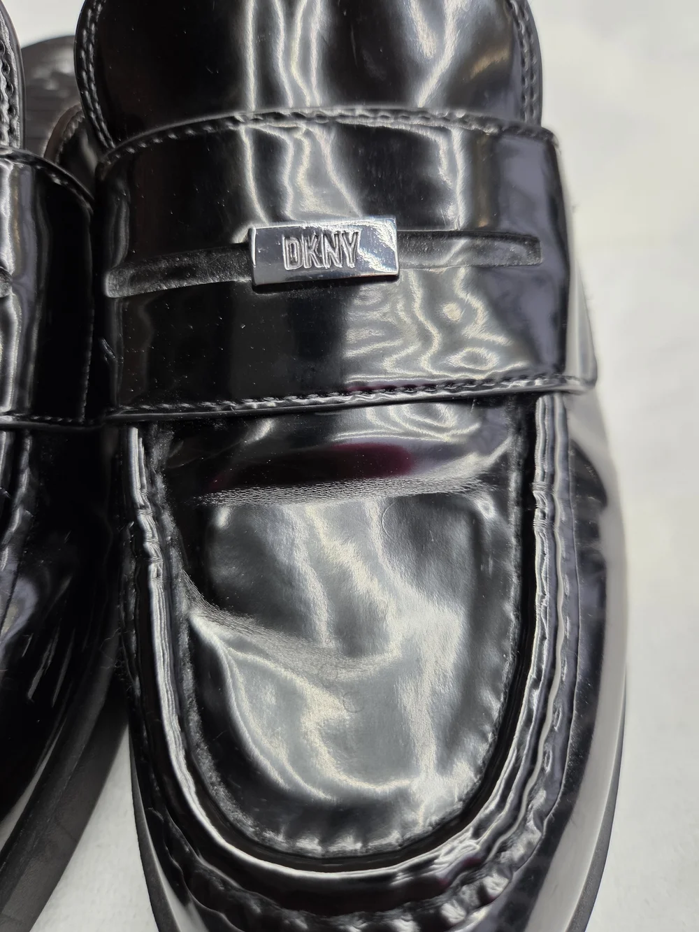 DKNY Black Patent Loafer Mule Slides Women's Size 6.5 Slip On Chain Detail